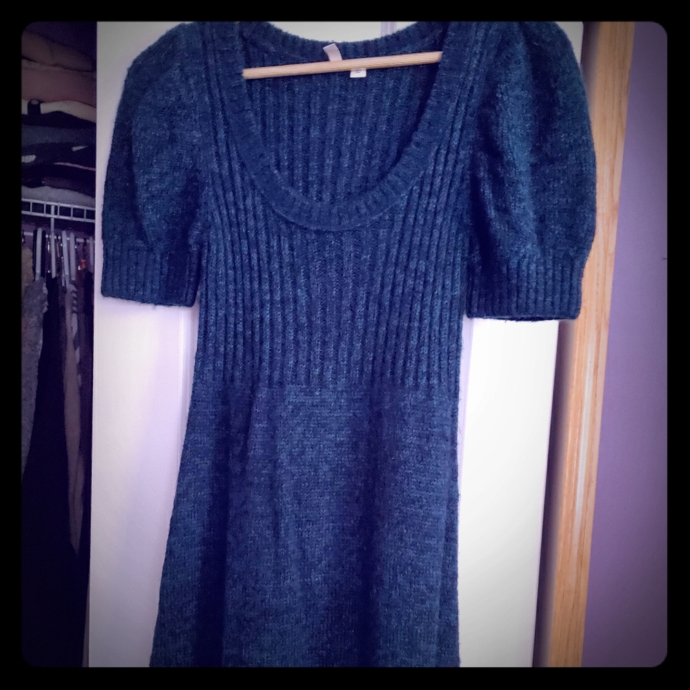 Short sleeve green sweater dress